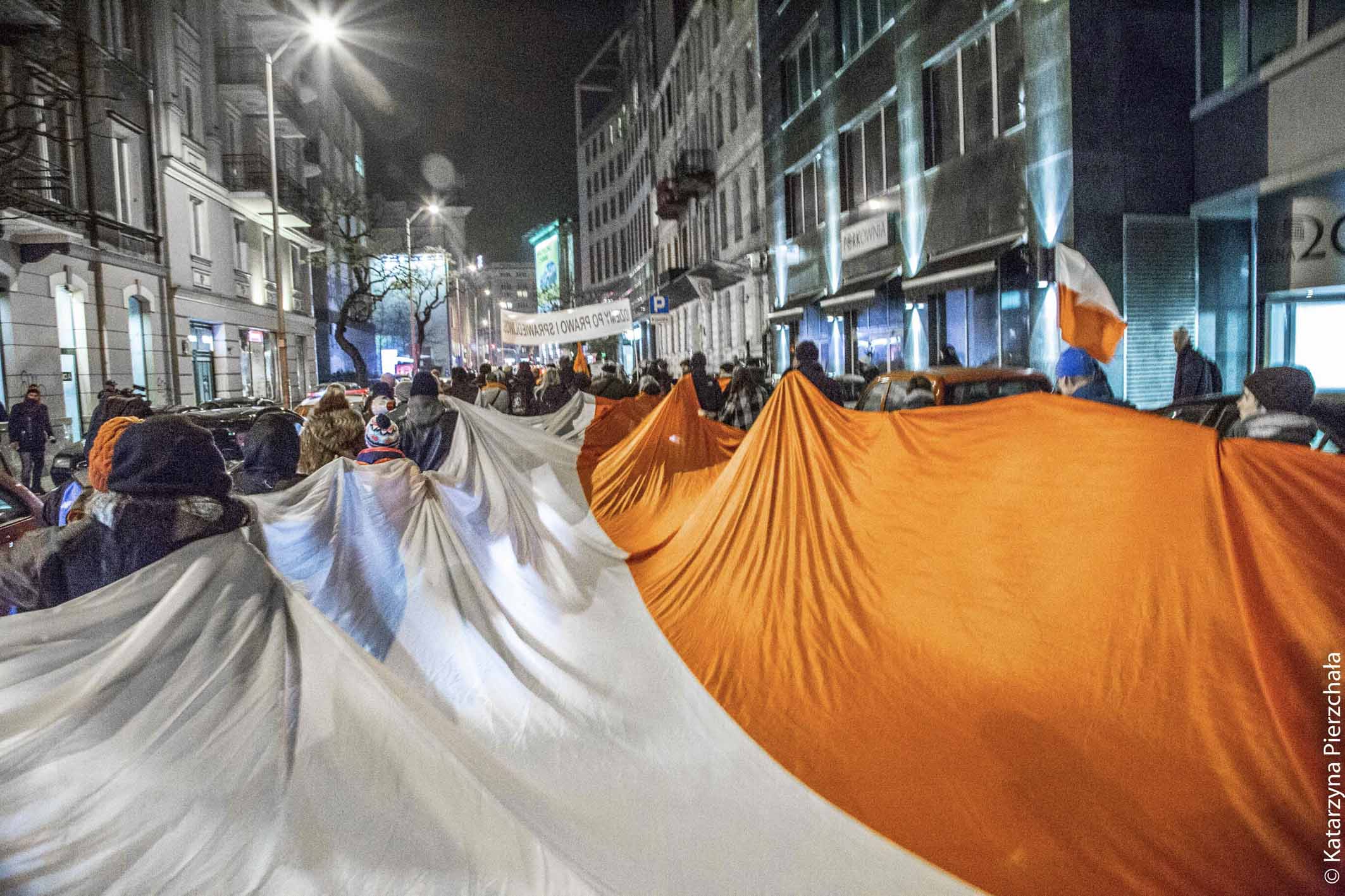 Protest przed Sejmem i „kocioł na Wilczej”