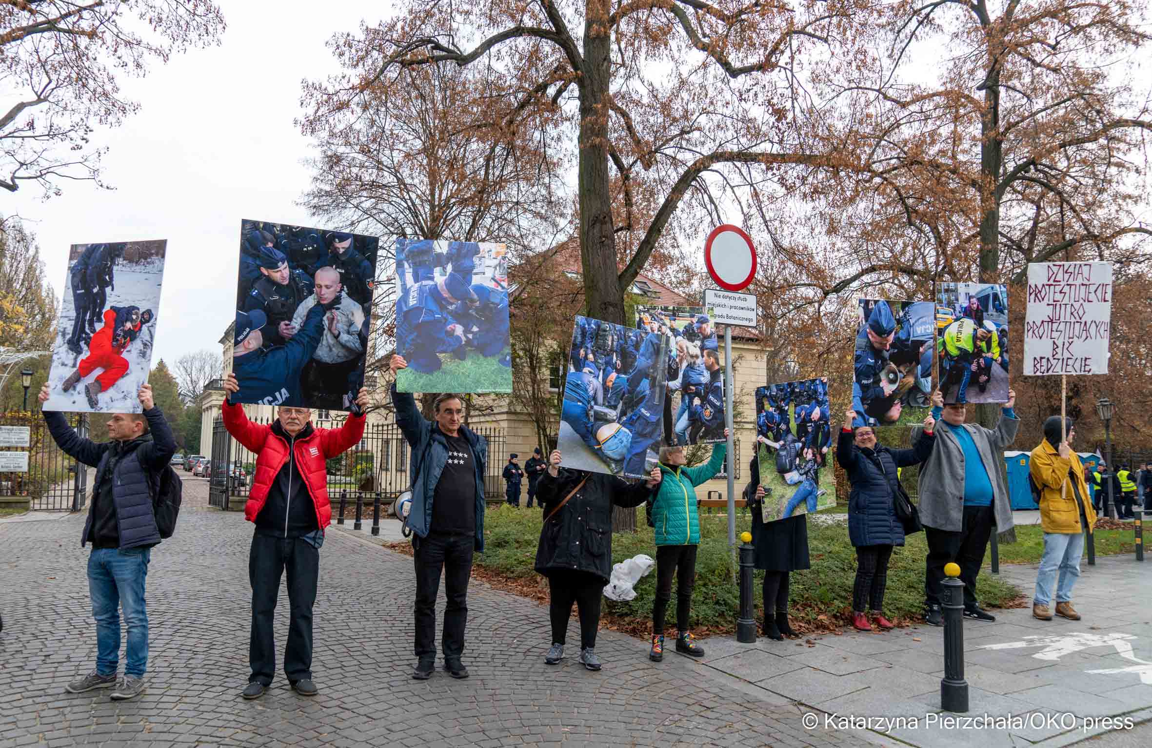 Manifestacja służb mundurowych i kontra LBO